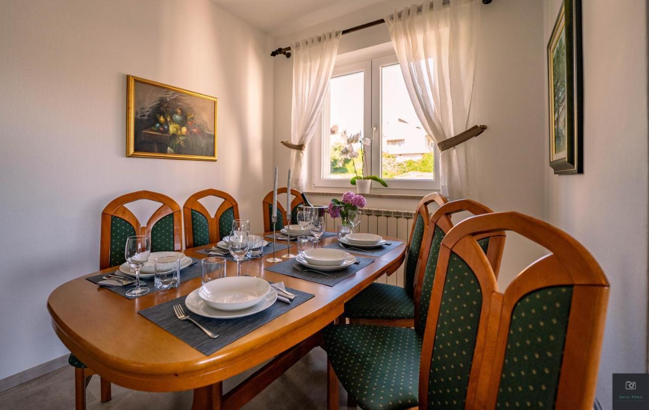 Apartman Nino Pula Exteriör bild