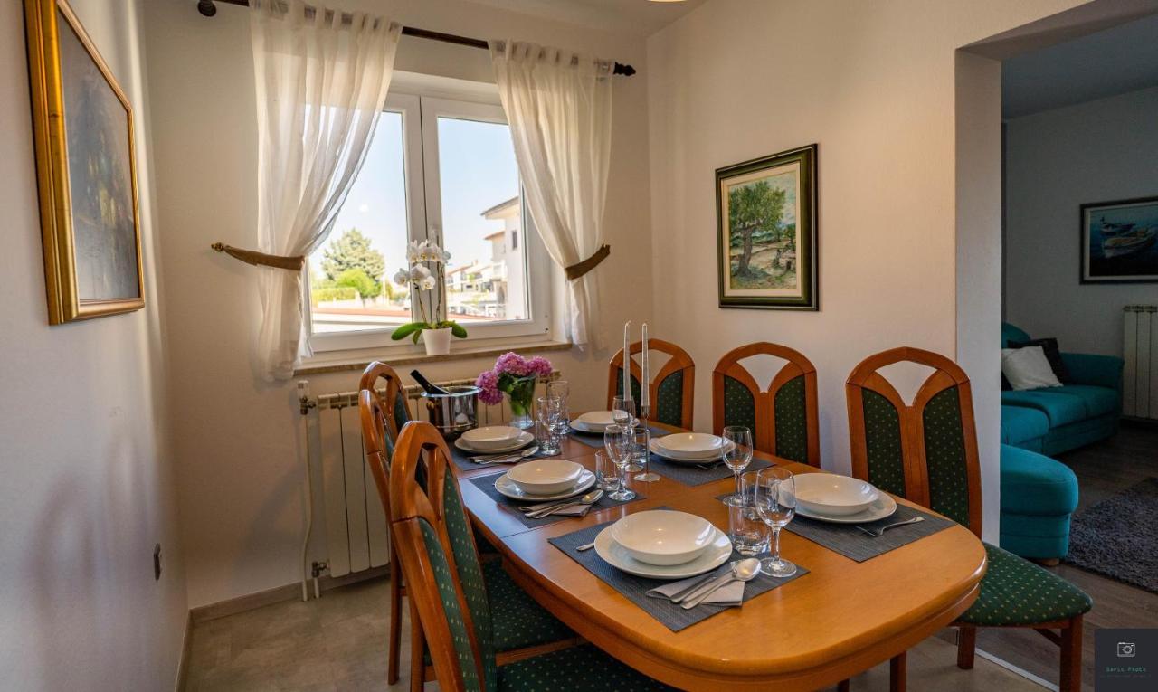 Apartman Nino Pula Exteriör bild