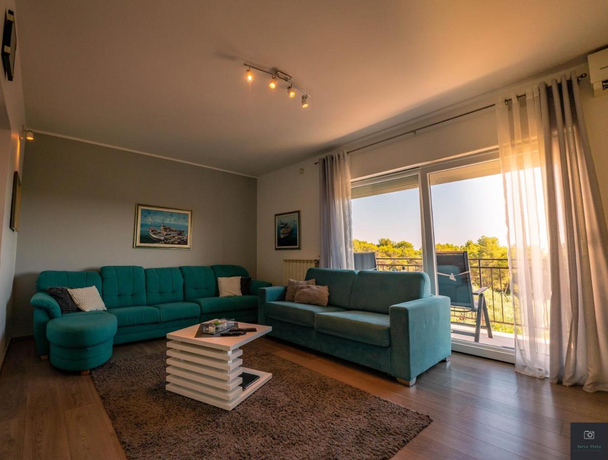 Apartman Nino Pula Exteriör bild