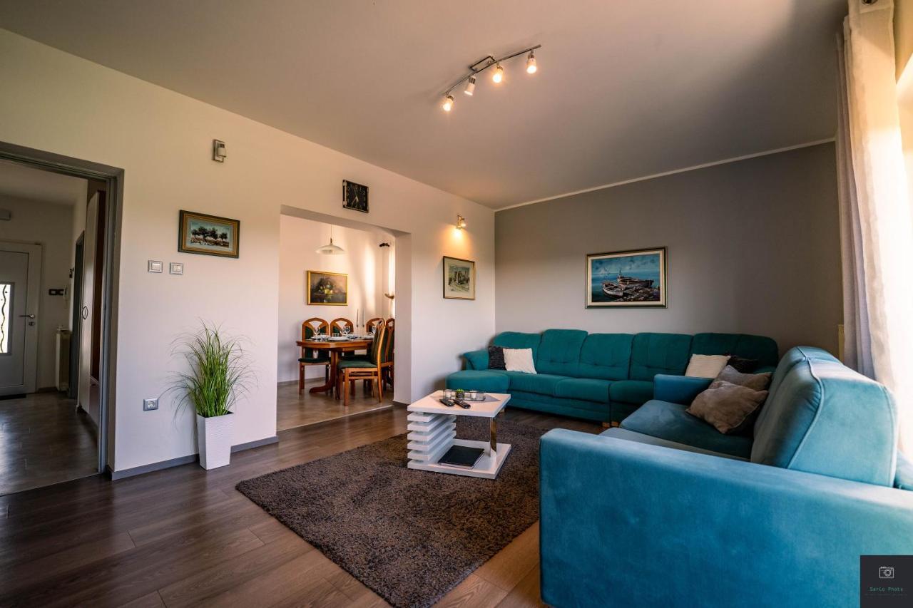 Apartman Nino Pula Exteriör bild