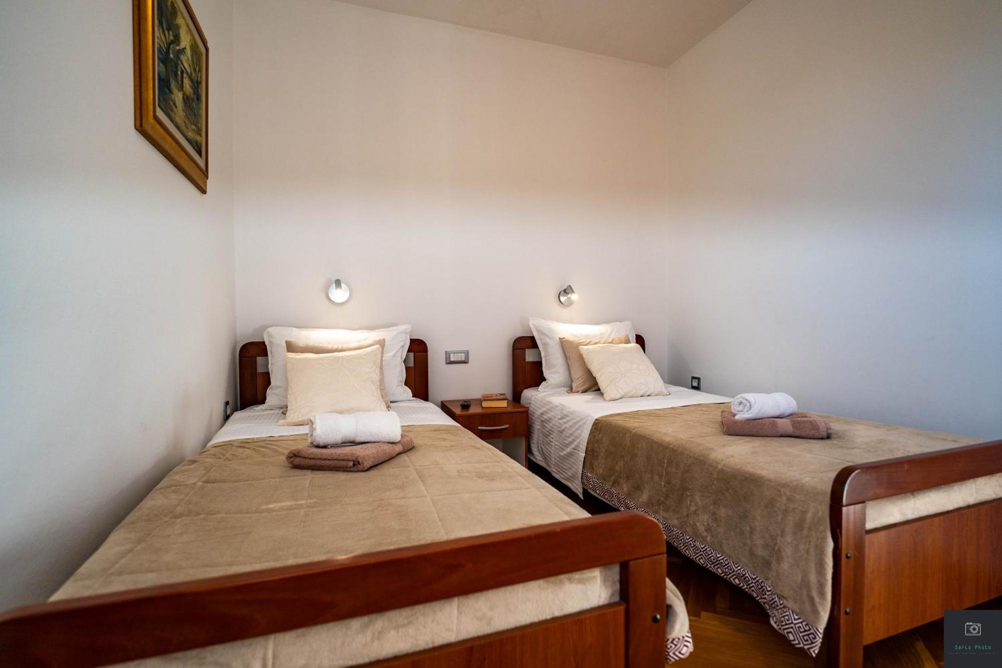 Apartman Nino Pula Exteriör bild