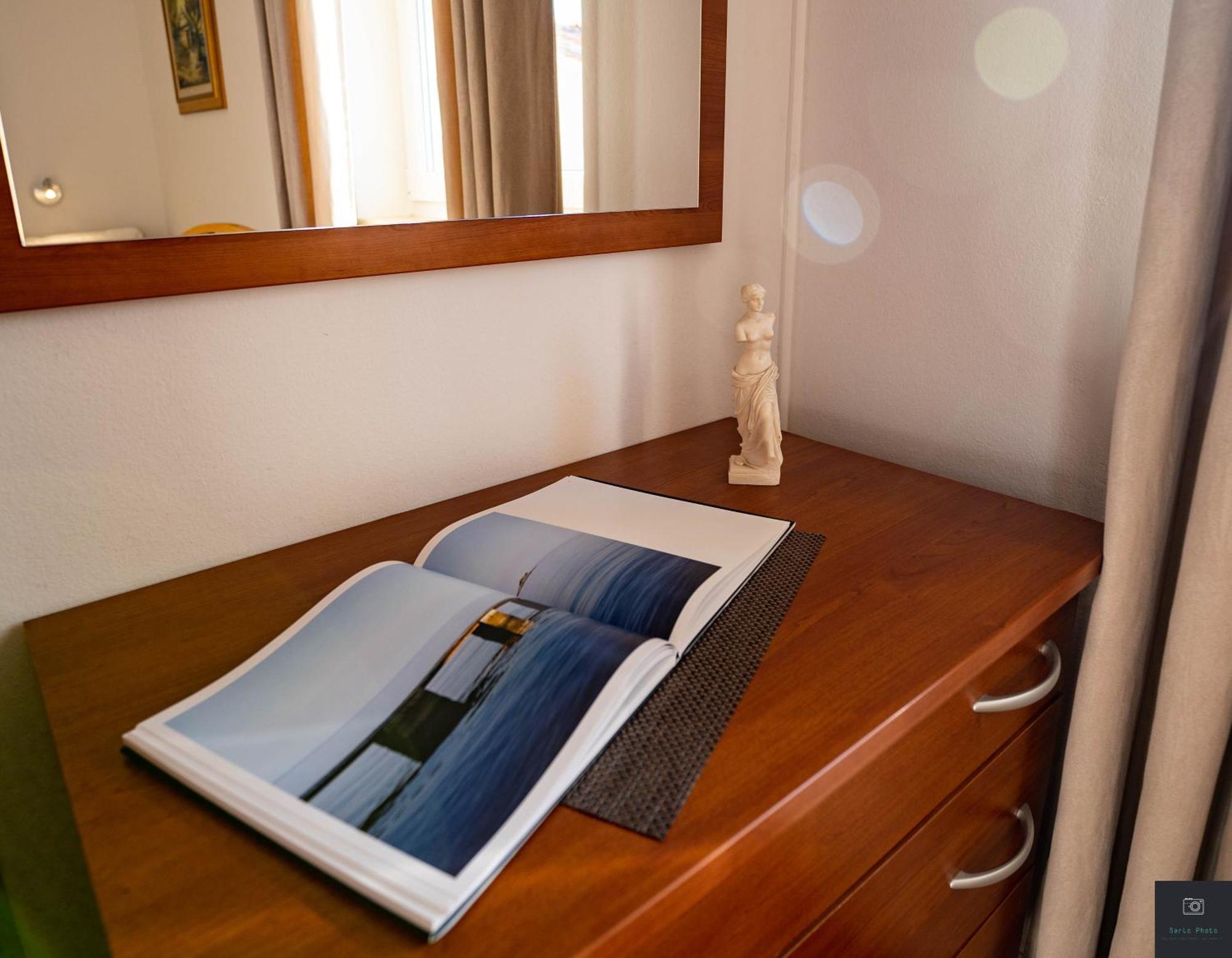 Apartman Nino Pula Exteriör bild