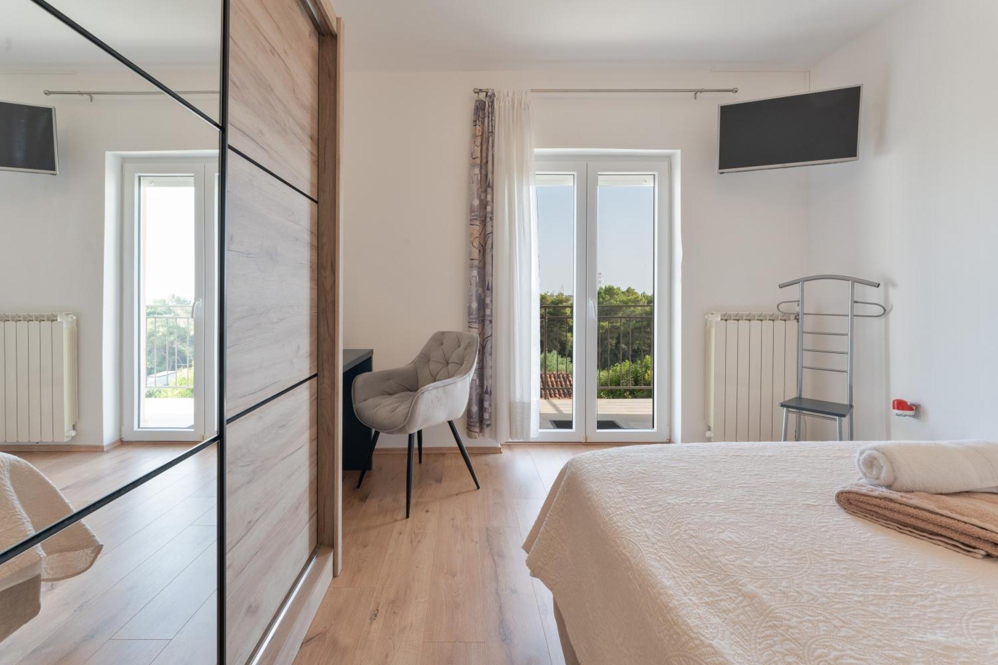 Apartman Nino Pula Exteriör bild