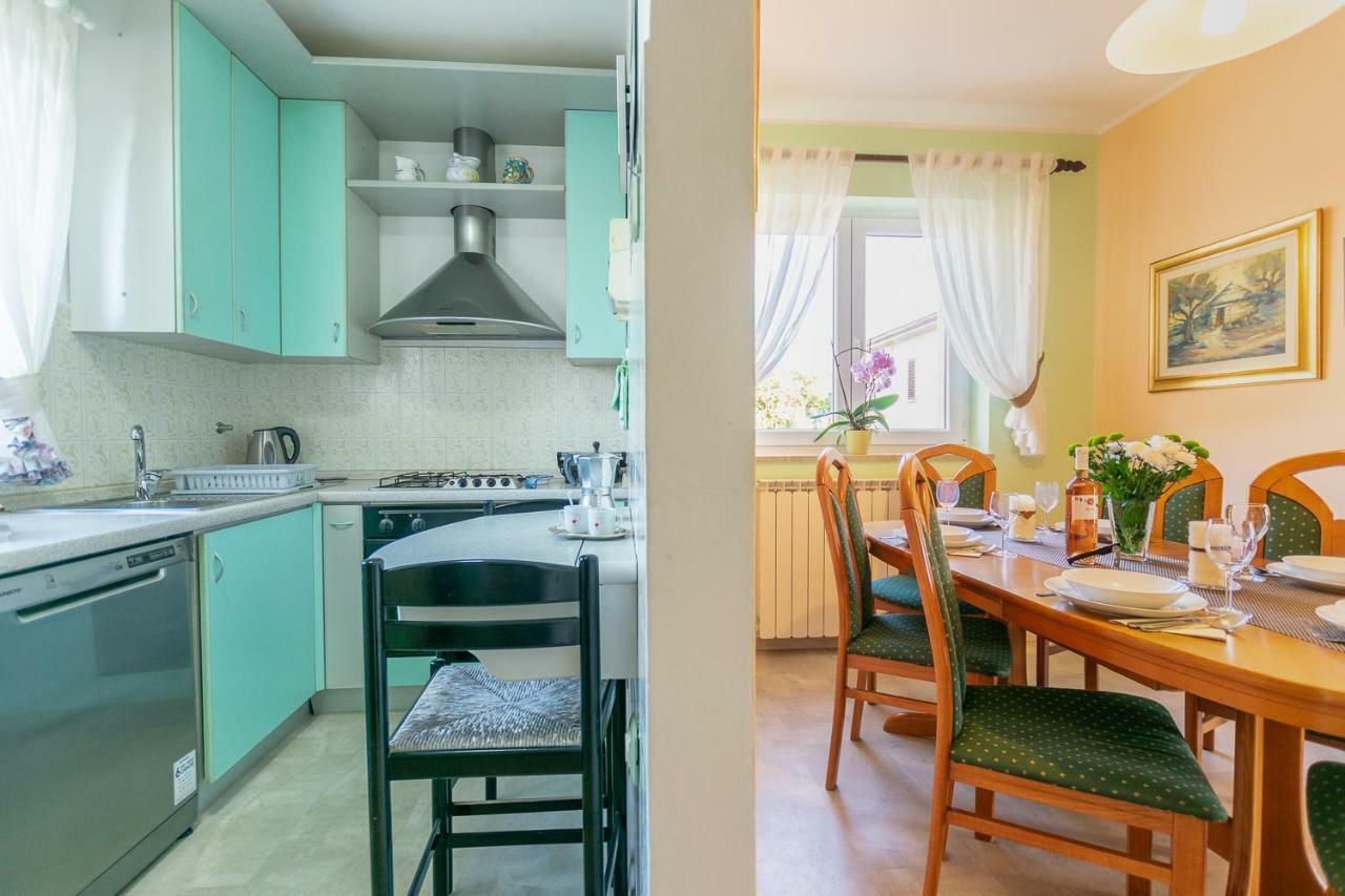 Apartman Nino Pula Exteriör bild